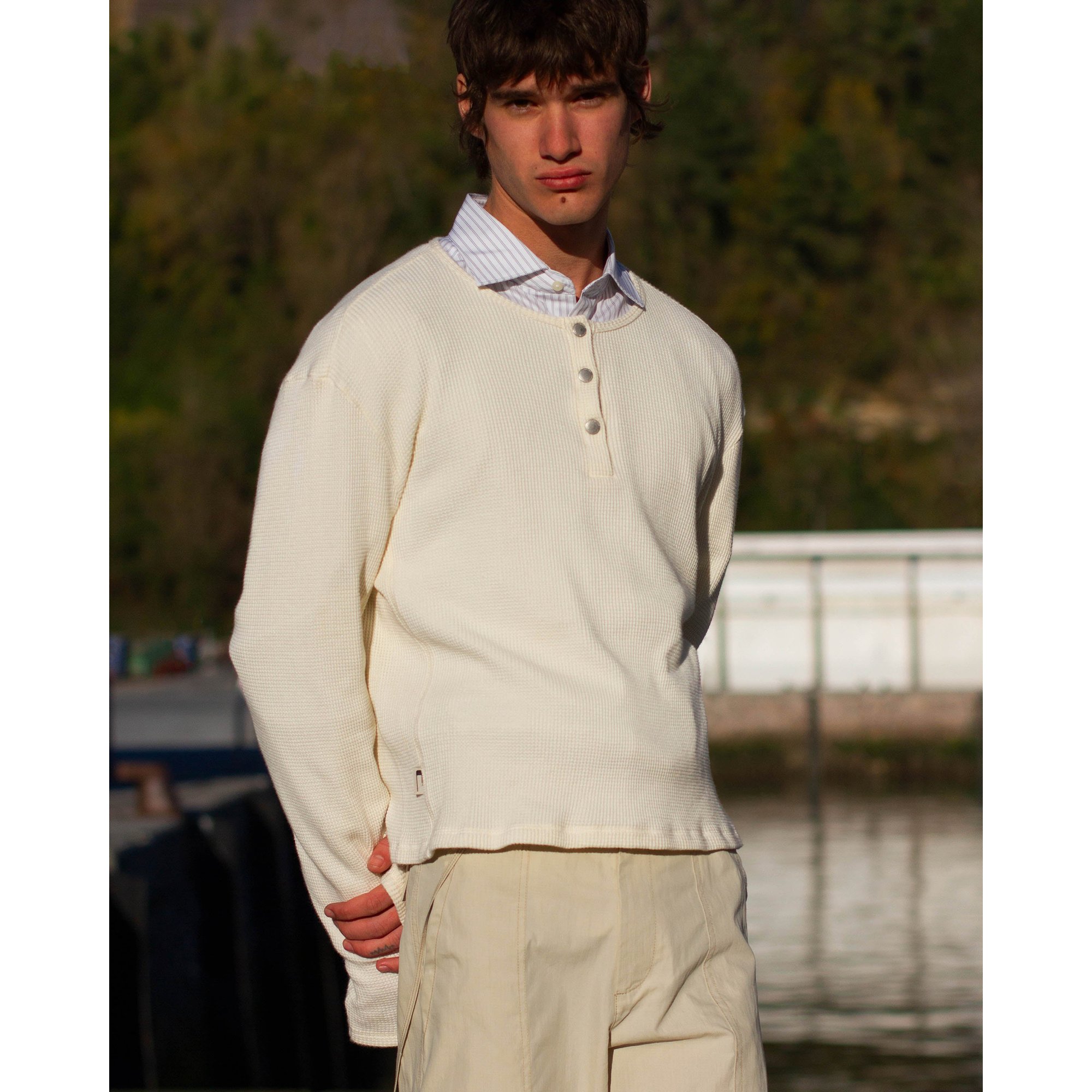 Longsleeve Lis Henley Ecru carrer vista1