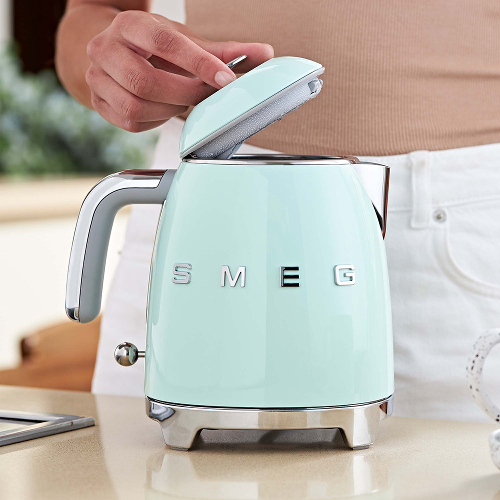 Smeg Mini Bollitore 50's Style – Verde Pastello LUCIDO – KLF05PGEU smeg vista4
