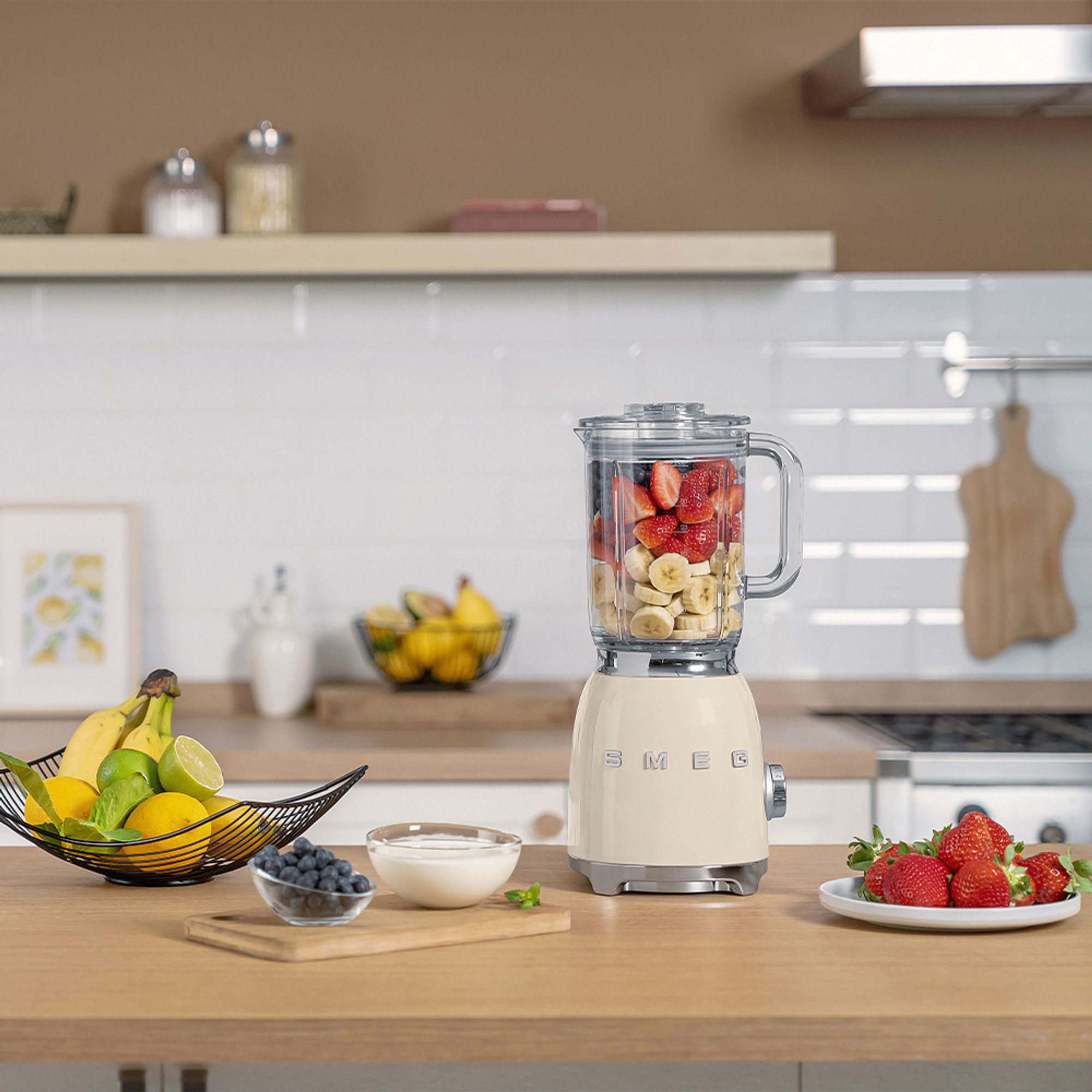 Smeg Frullatore da Tavolo 50's Style – Panna LUCIDO – BLF03CREU smeg vista5