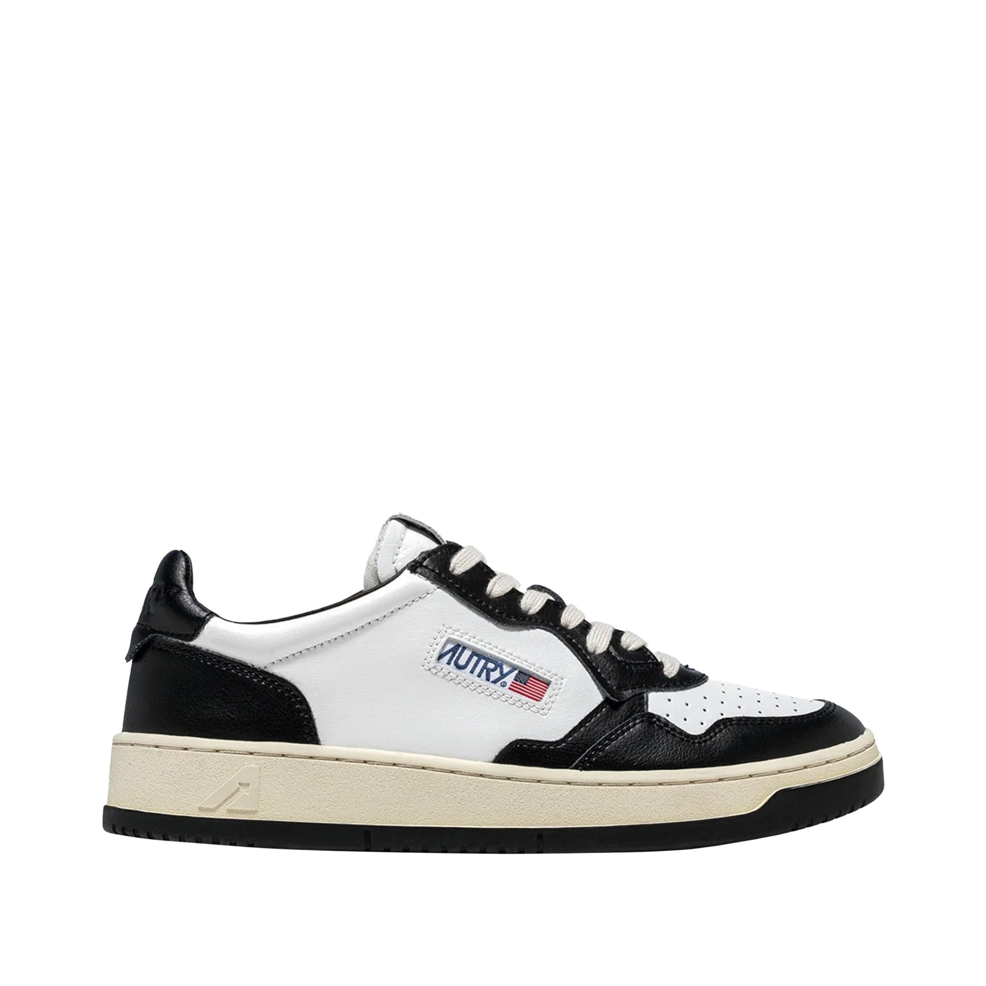 Medalist Low Black White Autry vista0