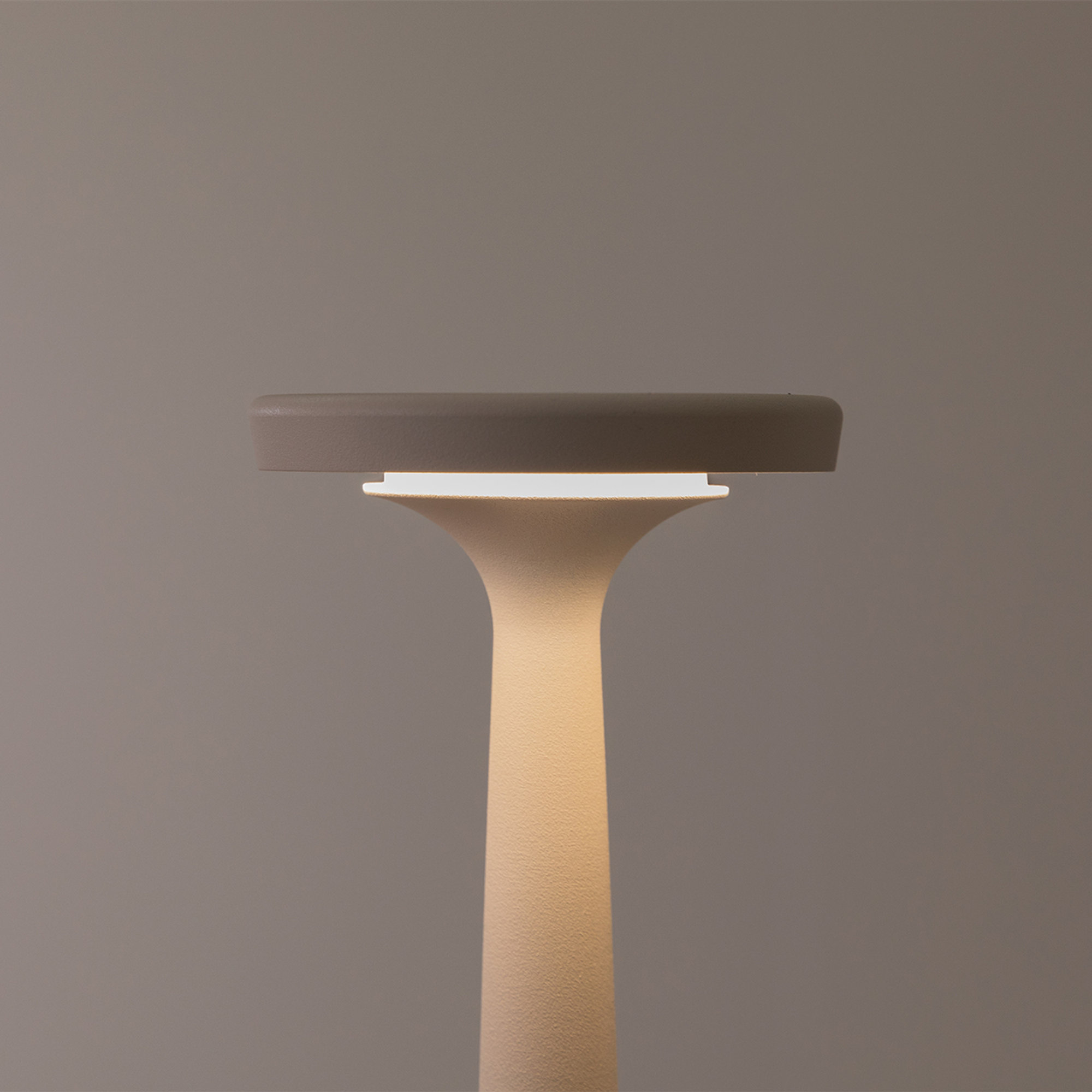 PAPIRIA table lamp - lampada da tavolo KARMAN vista28