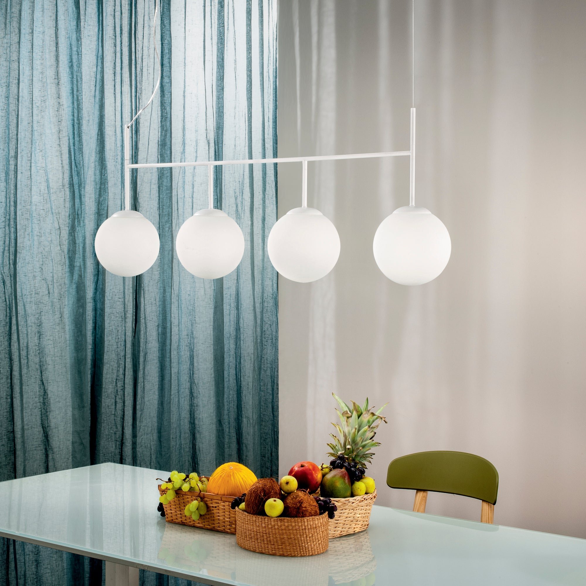 Lineare Hängelampe Baly mit Vier Lichtern in Weißem Metall Luce Ambiente e Design vista1
