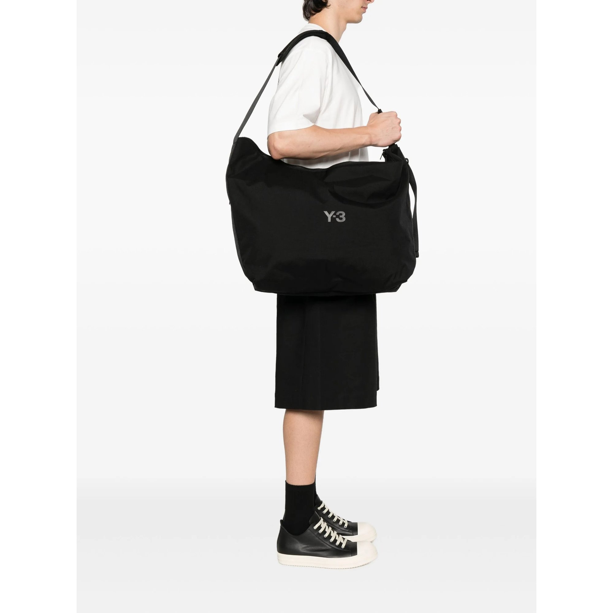 Y-3 x Body Larg Y-3 vista1