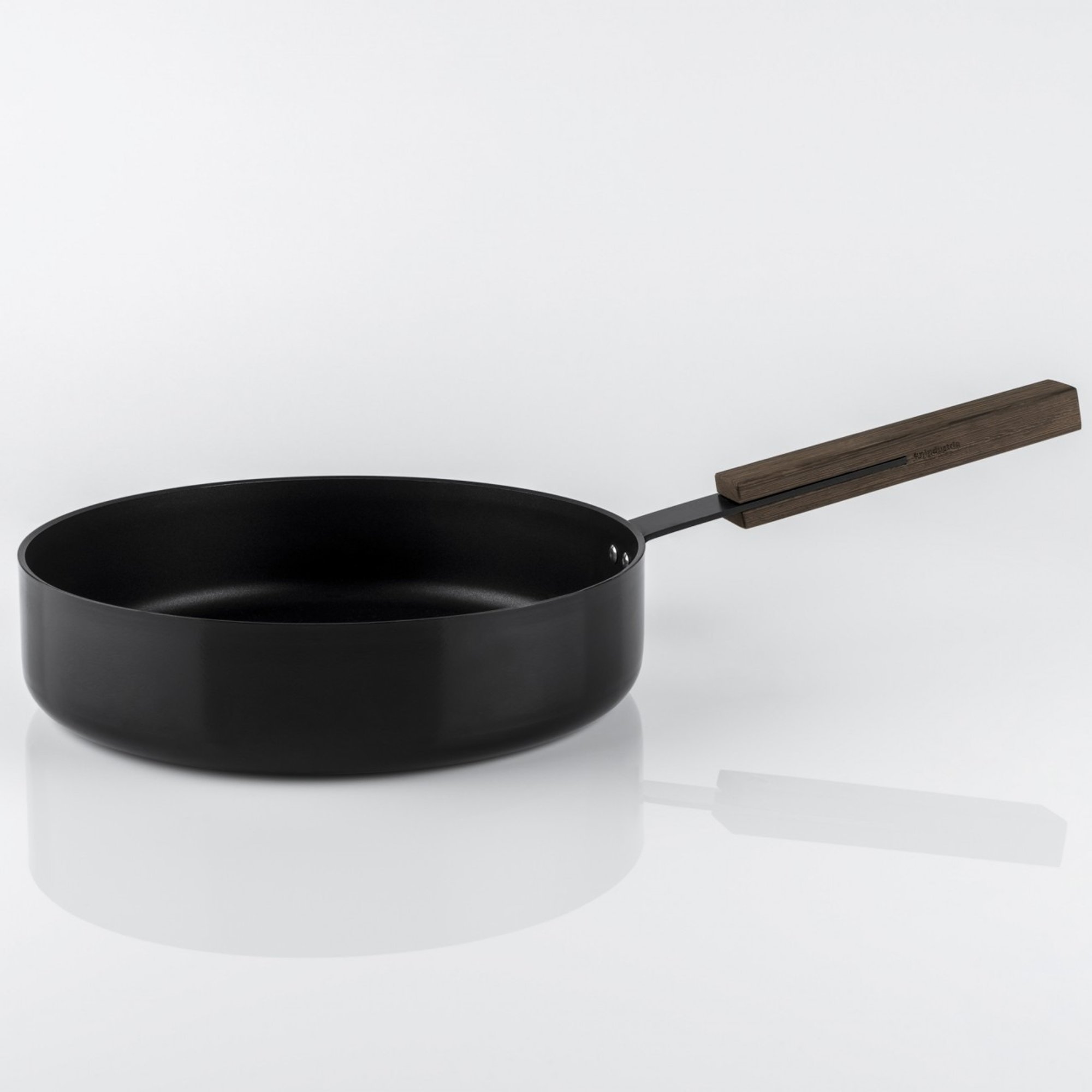 Black Tegame cm 28 KnIndustrie vista0