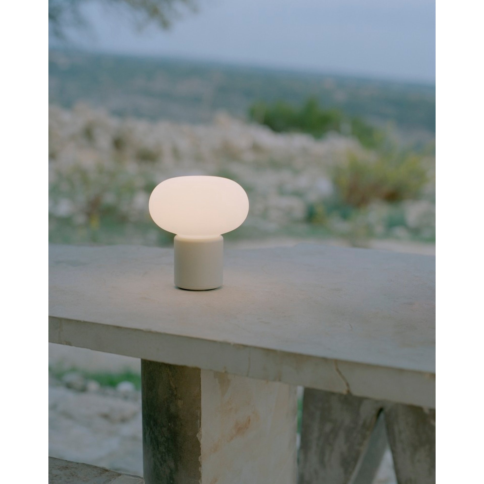 Karl-Johan Portatile Lampada da tavolo, Light Grey New Works vista3
