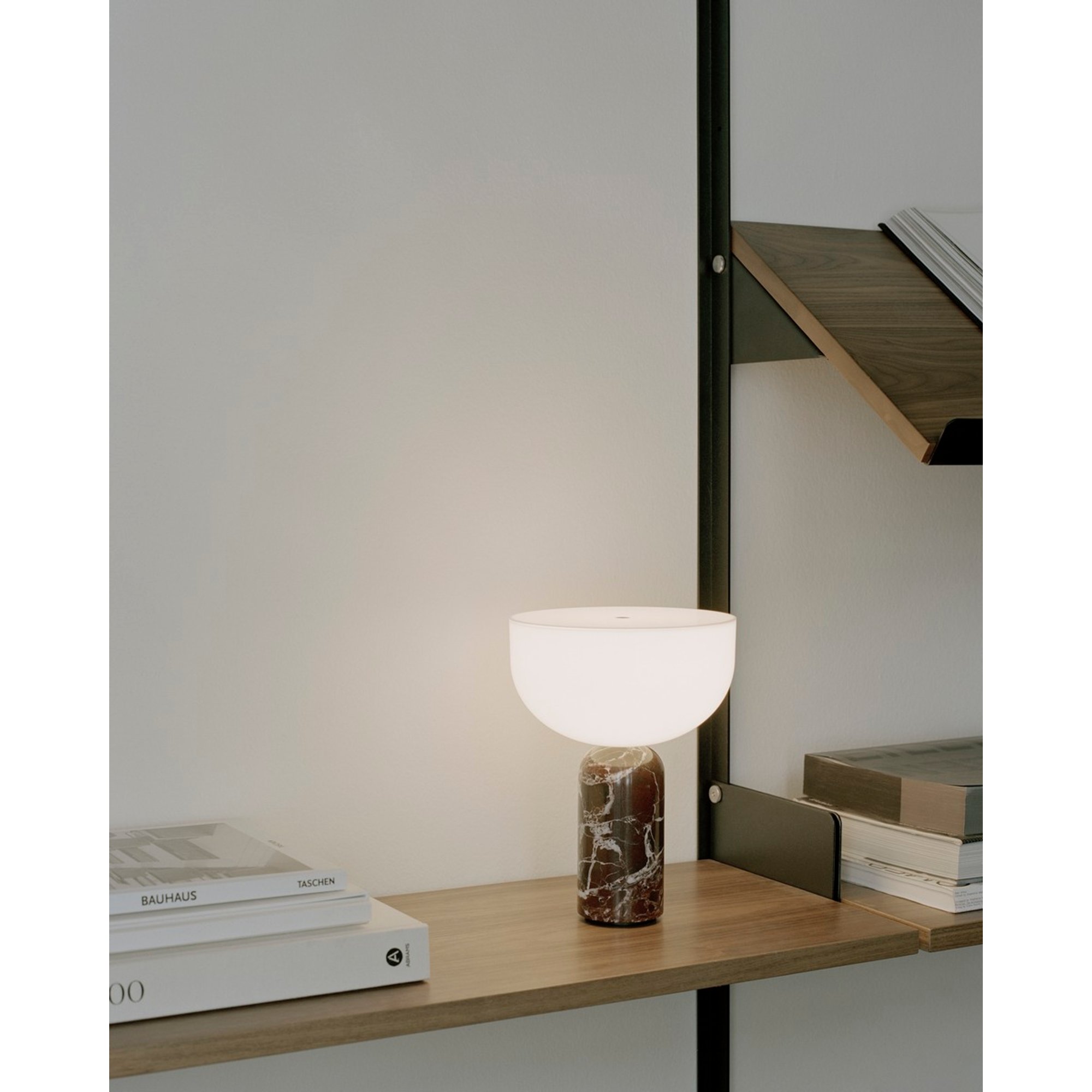 Kizu Portatile Lampada da tavolo, Rosso Levanto New Works vista4