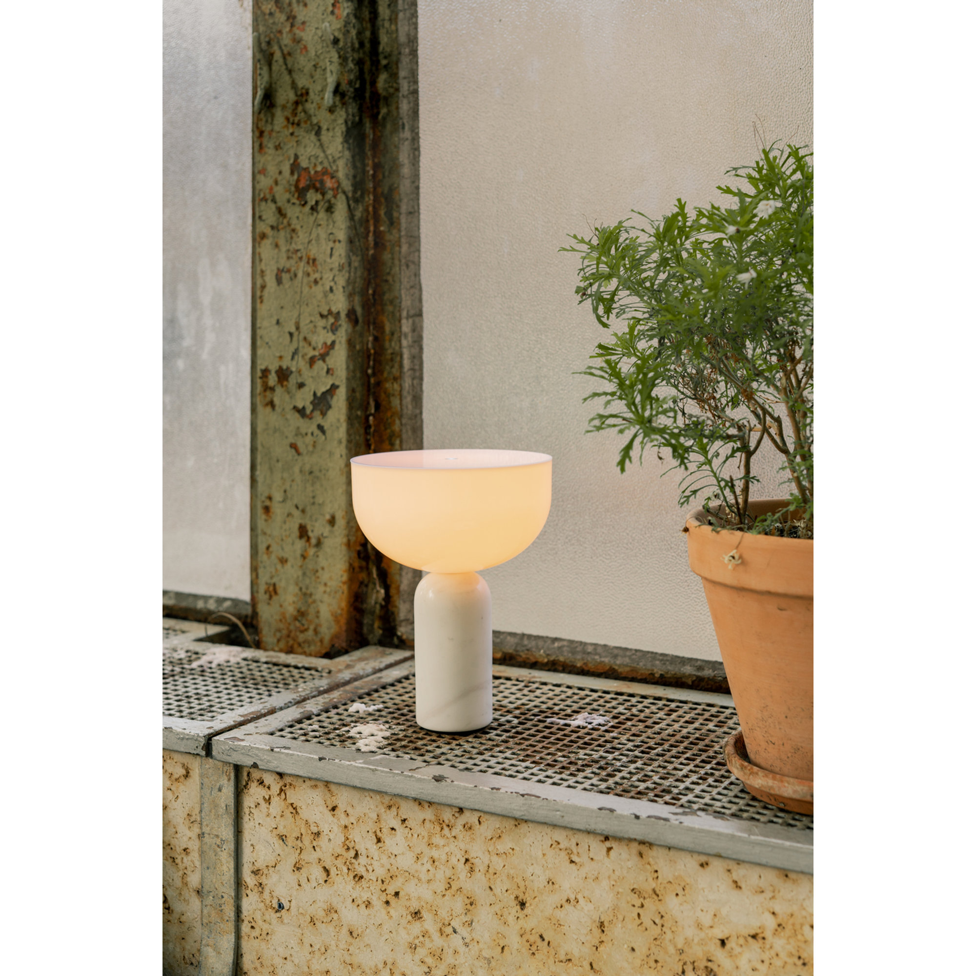 Kizu Portatile Lampada da tavolo, Bianco Marmo New Works vista3