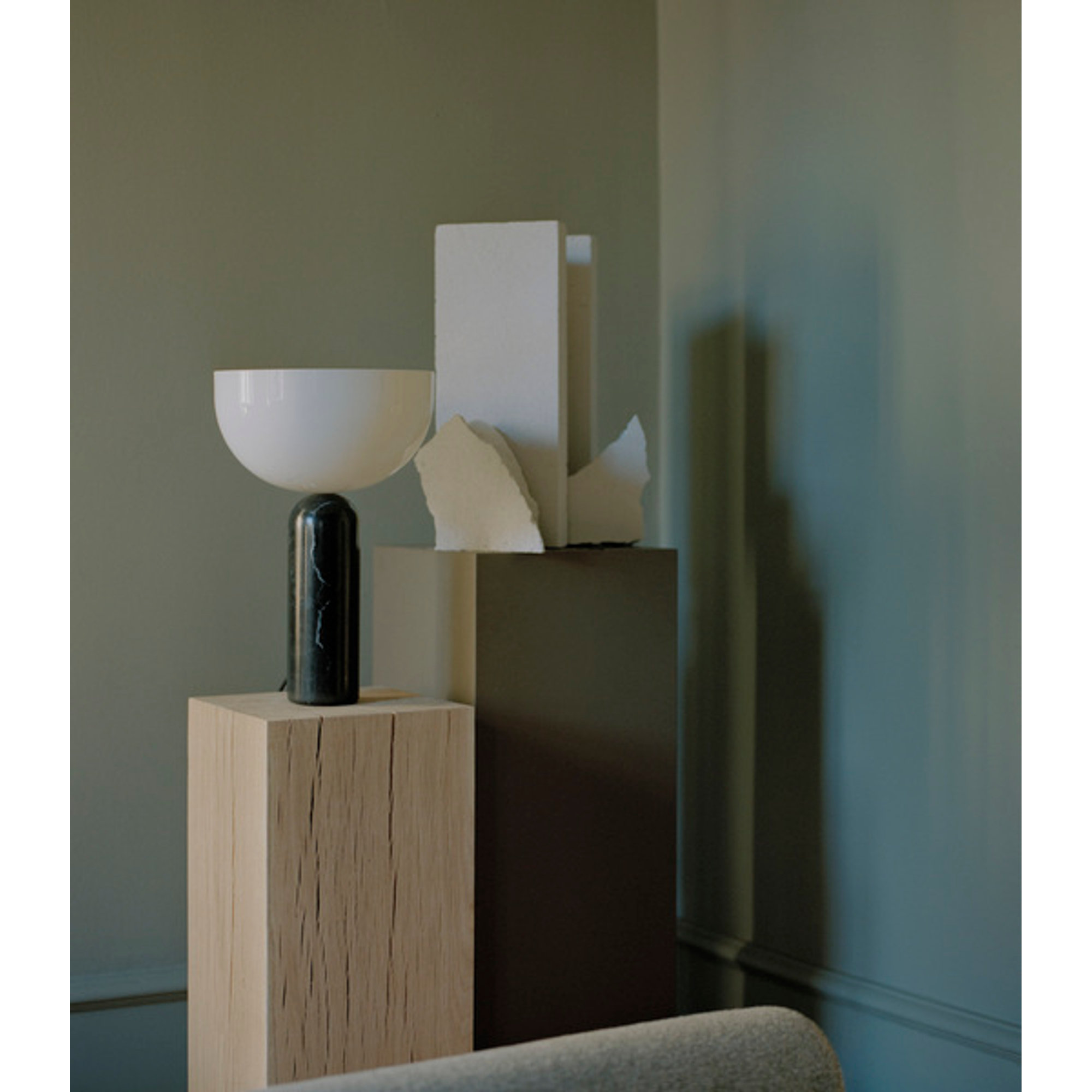 Kizu Lampada da tavolo, Large, Nero Marmo, EU New Works vista2