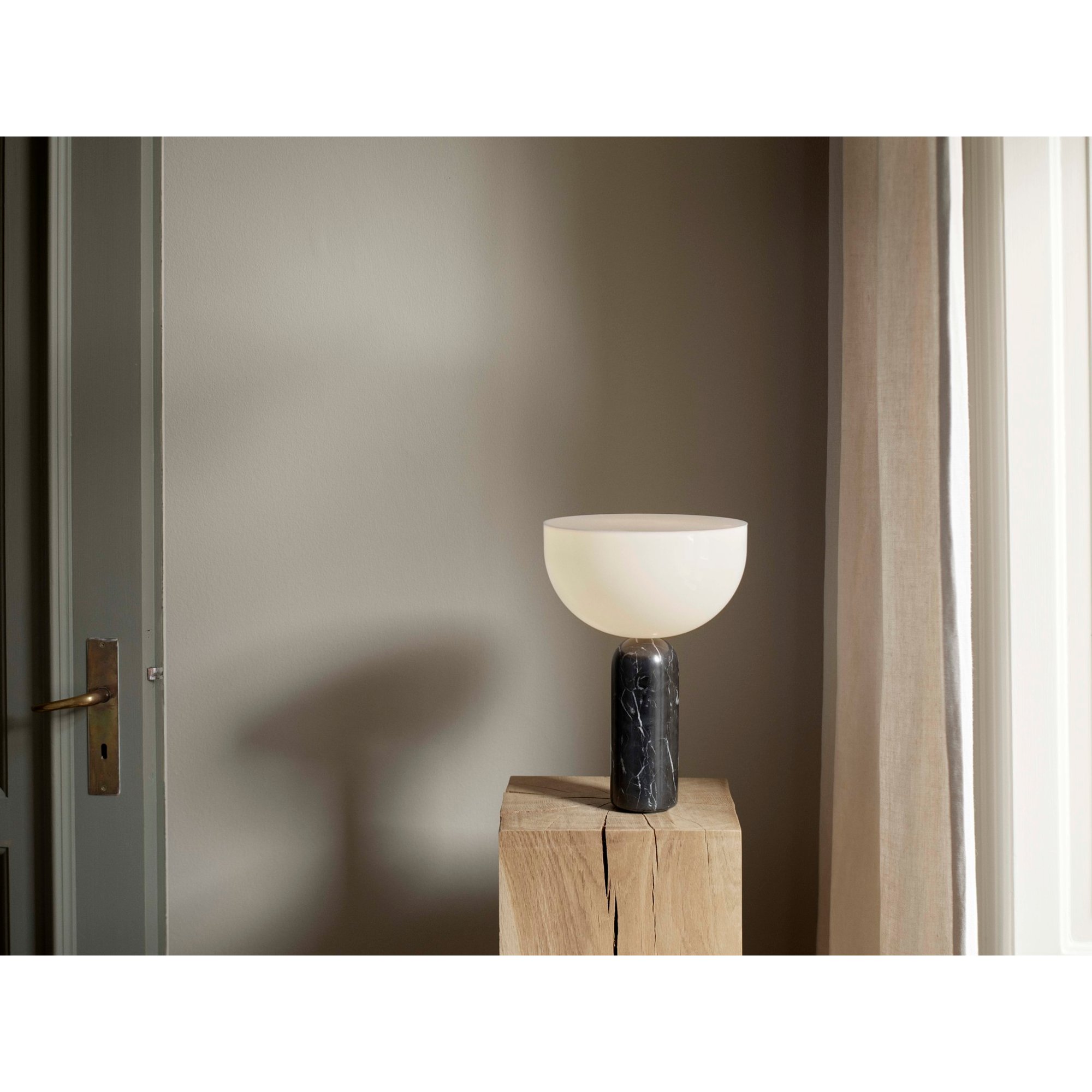 Kizu Lampada da tavolo, Small, Nero Marmo, EU New Works vista2