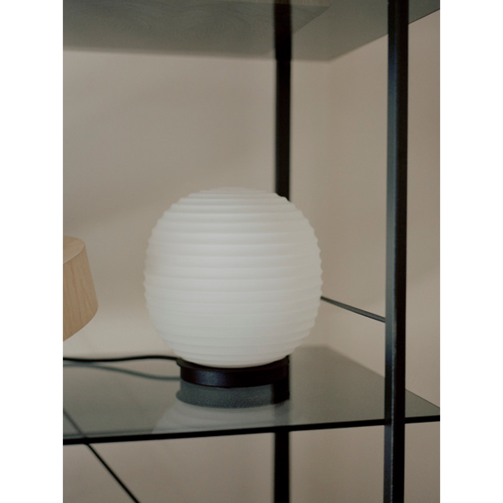 Lantenr Globe Lampada da tavolo, Small Ø20, EU New Works vista2