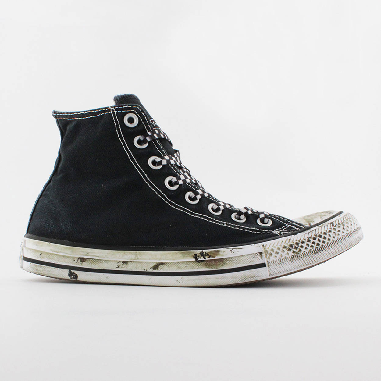 converse nere vernice