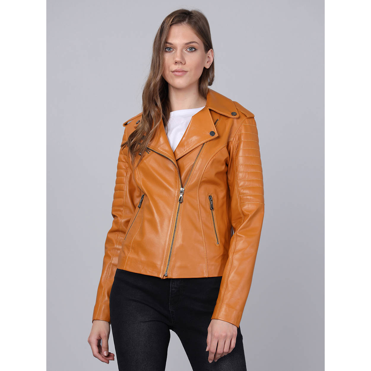 Giacca in pelle color cammello modello biker - Basics & More