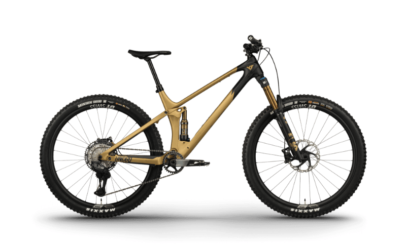 2025 YT Izzo CF
