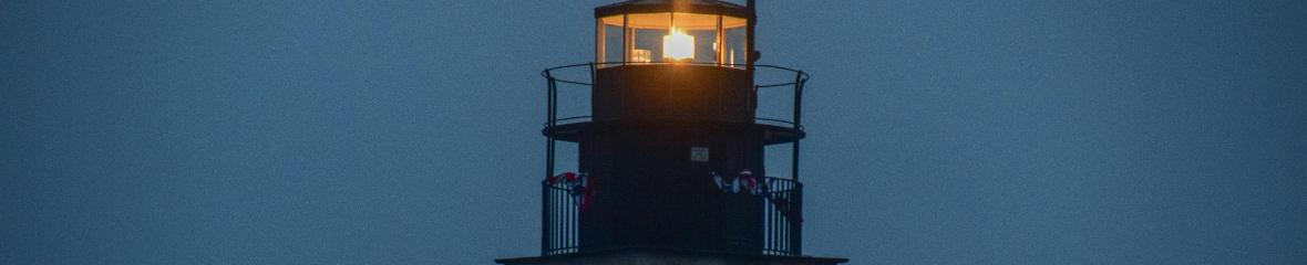 Traktrain banner for @lighthouse