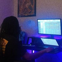 DEEJ