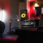 DJ - Show Out