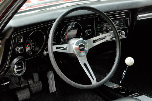 The dashboard and its controls are uncomplicated with everything in the right place. Seen from the driver’s seat instead of the outside, glare on the instruments is minimized by the deep hoods.