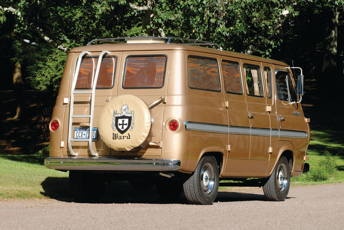 The ladder, the tire carrier and the tire cover were on the Falcon before its restoration, as were the silkscreen window shades and the curtains.