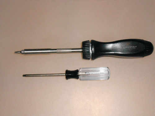 The T20 Torx driver is considerably smaller than a magnet-tipped driver with the T20 bit.