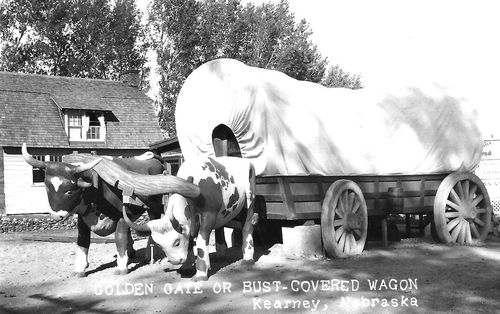 Old (top) and new photos encouraged Moon Car Club members to visit the Covered Wagon, a 1932 highway landmark just west of Kearney.