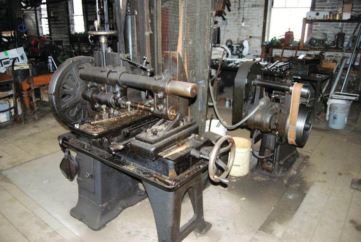 1907 retro shop equipment