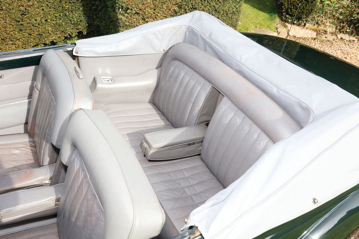 Prince Phillip's 1954 Aston Martin Lagonda, Interior