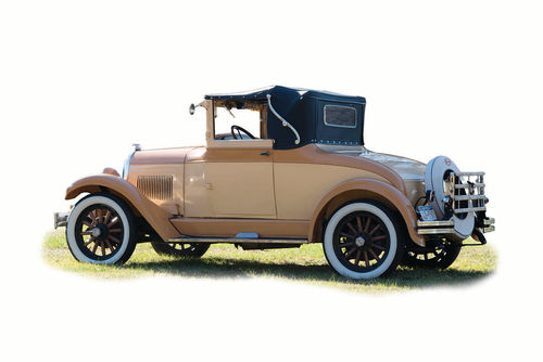 Nicely proportioned design keeps the Whippet from looking small and stubby in a rear view despite its size. The Model A for which the feature car is often mistaken rides a wheelbase about three inches longer.