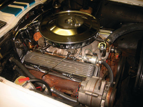 Larry Schrader’s 1963 Corvette has a 327- cid, 340-horsepower V-8 under the hood.