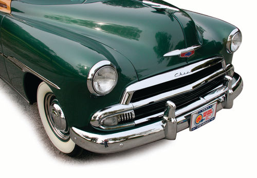 The grille with integrated parking lights was a standard component for 1951.