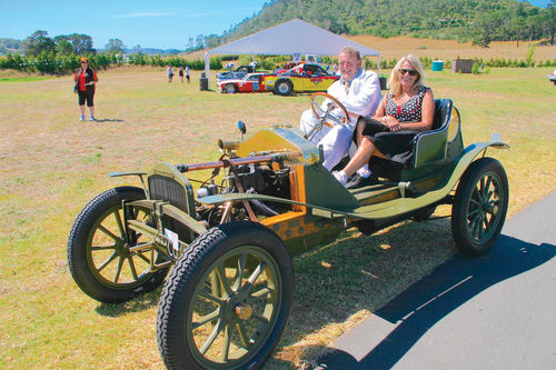 The single-cylinder Sizaire et Naudin was the first car with independent front suspension. It also had variable valve timing.