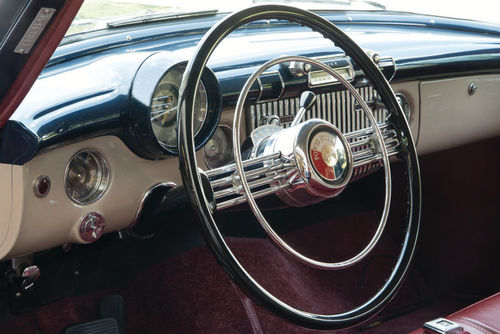 The feature car’s dashboard offers plenty of glitz. A Buick brochure noted that “a handsome sight greets your eyes when you take the wheel.”