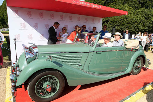 Here’s the 1938 SS Jaguar 2.5-litre Drophead Coupe that took the Jaguar Land Rover Classic Trophy.