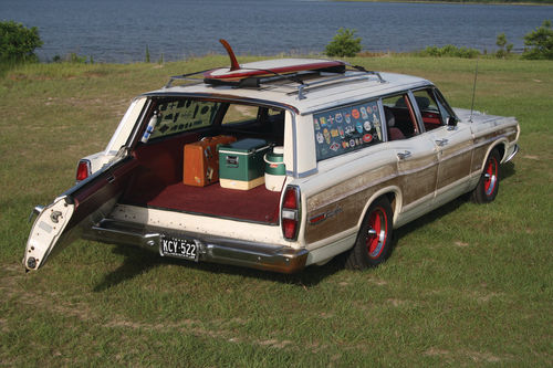 One of Ford’s “Better Ideas” at the time was the “Magic Doorgate” which gave the owner two convenient choices for opening the tailgate. A power tailgate window was standard issue for the Country Squire.