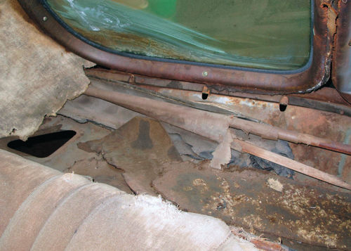 In my other DeSoto, I had nothing left to guide me in restoring the rear-window shelf.