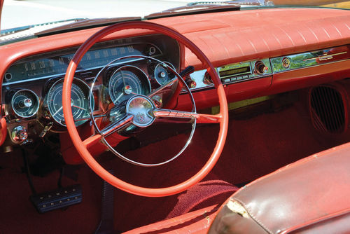 Bright trim isn’t confined to the exterior. Fortunately, most of it in the passenger compartment is positioned where it’s unlikely to create glaring reflections when driving with the top down.