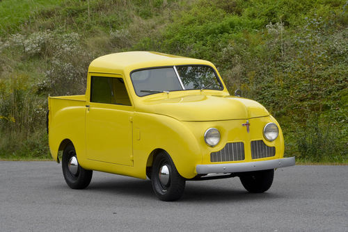 Even with nothing nearby to provide a sense of scale, the Crosley is clearly not a large vehicle.