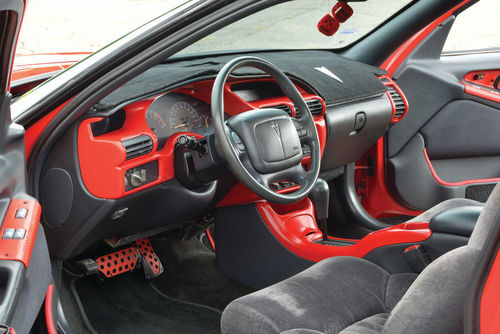 A modern layout and supportive seats make an accurate guess as to the car’s age difficult.