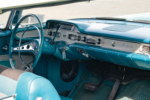 The era of serious black dashboards was years away, so the Impala’s is colorful and carries a nice amount of brightwork.