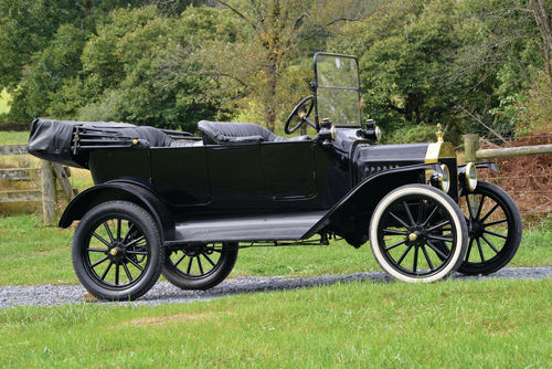 A Model T is one of the few cars that nearly everyone recognizes at a glance. The whitewalls on the feature car’s front wheels are there because the owner likes them. He’s still looking for a pair to install on the rear wheels.