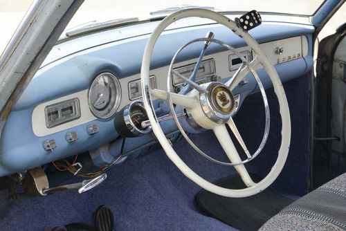 The dashboard lies in the transition between the straightforward designs of the immediate postwar years and the outrageous look common in the late 1950s.