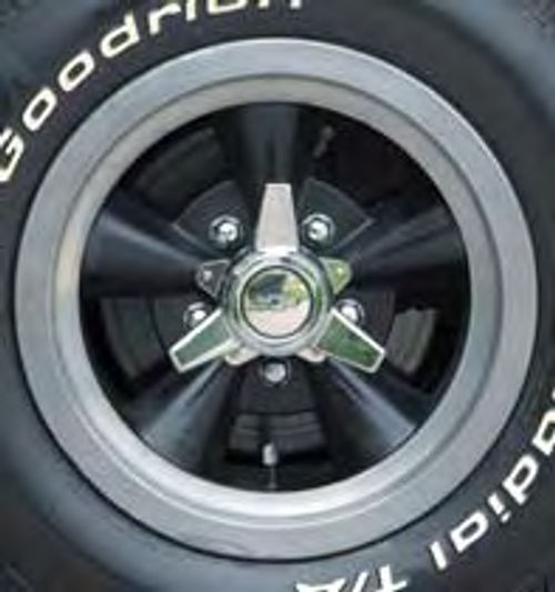 The Camaro’s Fenton wheels wear hand-fabricated centers.