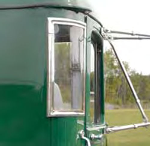 Brockway had a fascination with curved windows at the ends of the windshields and the cab corners.