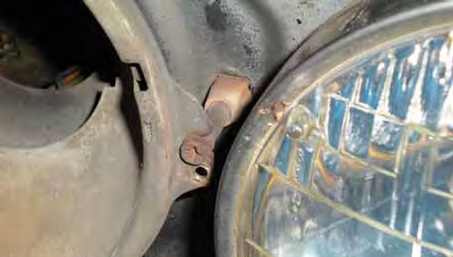 Photo 6. Here is a close view showing one headlight adjuster installed.