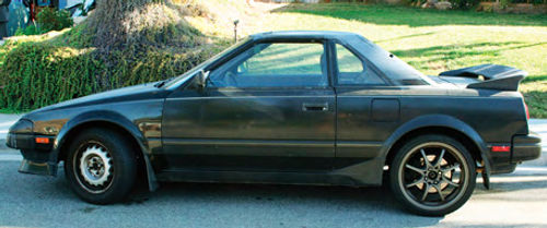 This is Renata’s 1987 Toyota MR2 when she first brought it home in rough condition.