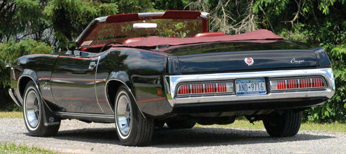 The Cougar’s front might have a Lincoln quality, but there’s no spare tire bulge at the rear and it’s actually easier to see a bit of the Mustang there.