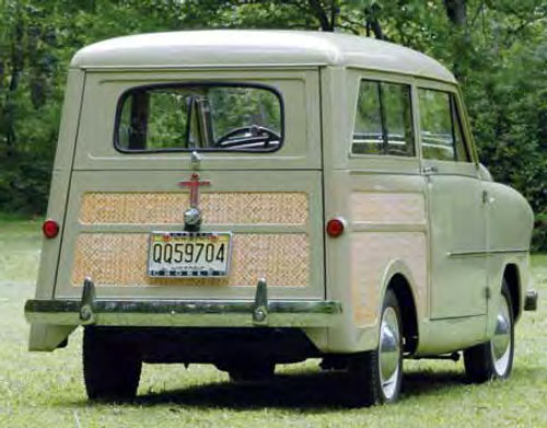 A rear view shows the Crosley wagon’s utilitarian quality as well as the focus on getting as much room as possible into such a small package.