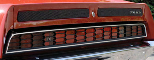 Ford advertised that the Torino GT had “hidden tail lamps.” That may have made for compelling ad copy, but the effect is closer to “disguised” than to “hidden.”