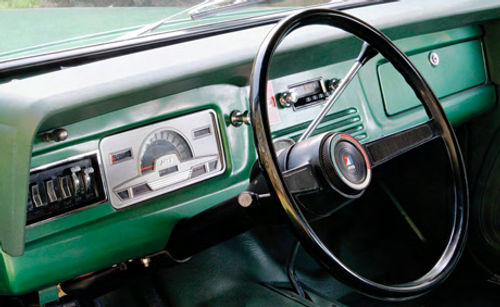 The Commando’s dashboard and interior aren’t plush by 2012 standards, but they border on luxurious when compared to some four-wheel-drives of their time.