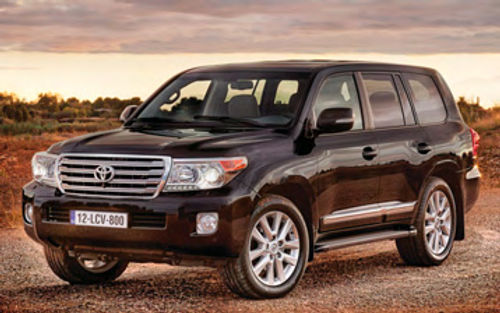 Here’s the 2013 Land Cruiser shown in European spec. Which one would you prefer from the selection shown on these pages?