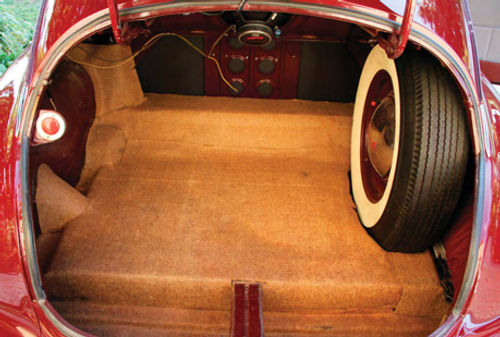 There’s plenty of room in this Nash, even in this nicely appointed trunk.